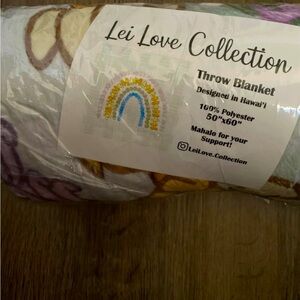 Hawaiian Palaka Rainbow Lei Throw Blanket